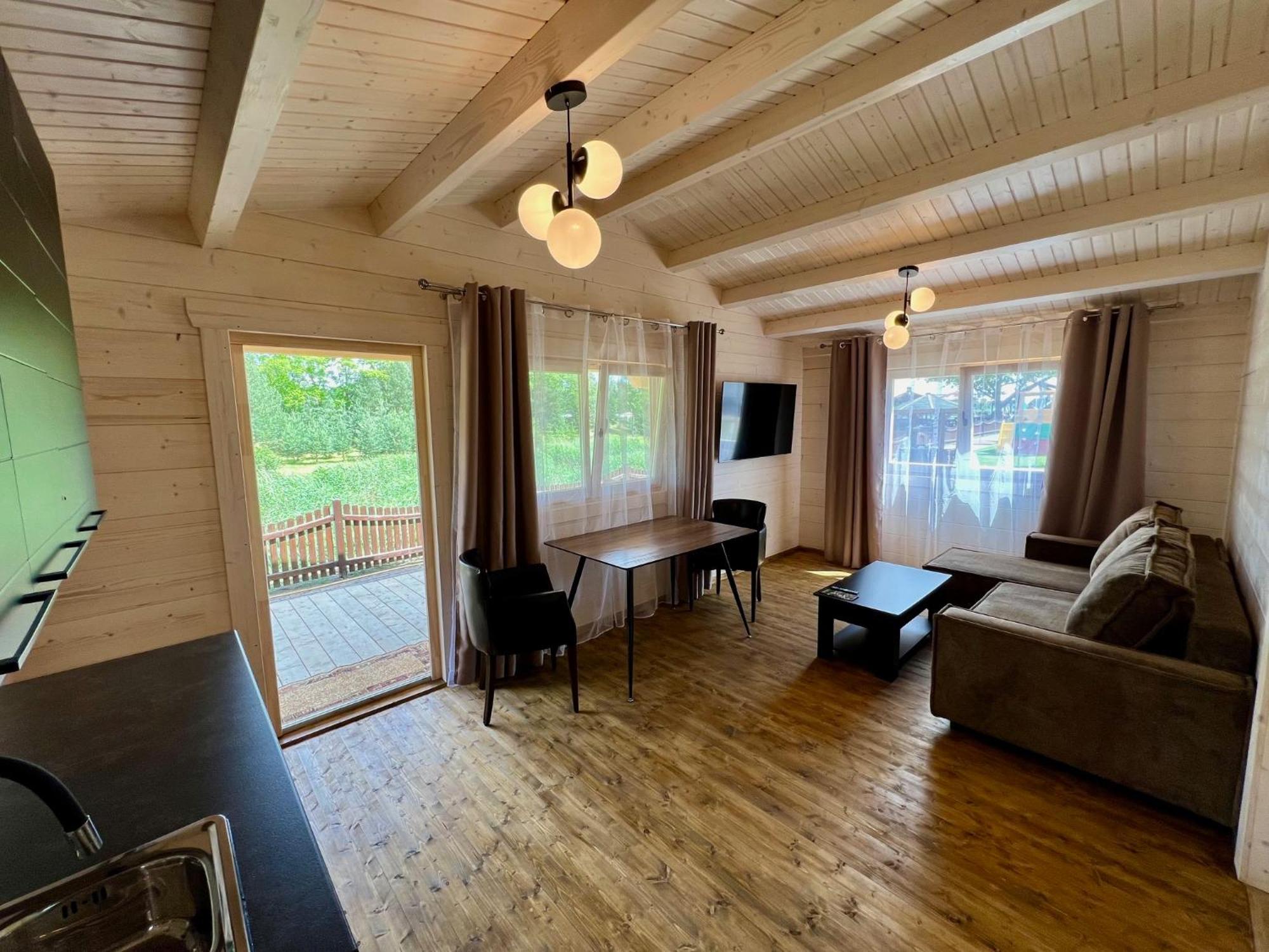 Hotel Tyla Biržai Buitenkant foto